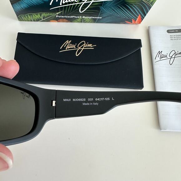 Maui Jim Maukele Sunglasses Black Gray Polarized MJ0682S-001 Made In Italy - Picture 9 of 10